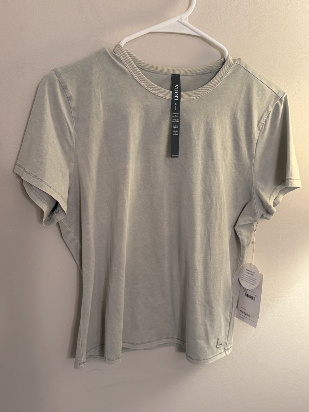 NWT Vuori Feather Classic Tee Short Sleeve in Storm Blue (mint green) Women’s L